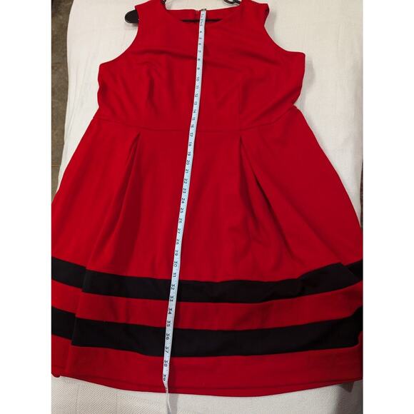 Red A-line style sleeveless dress w/black stripe at hemline size approx XL - Picture 7 of 7